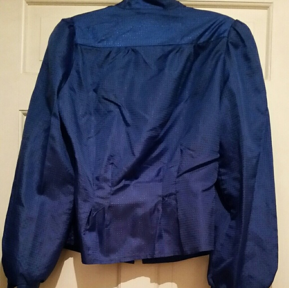 Ms. Paquette Blue Button Down Blouse Jr Med - Picture 2 of 3